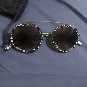 Krewe conti plume sunglasses